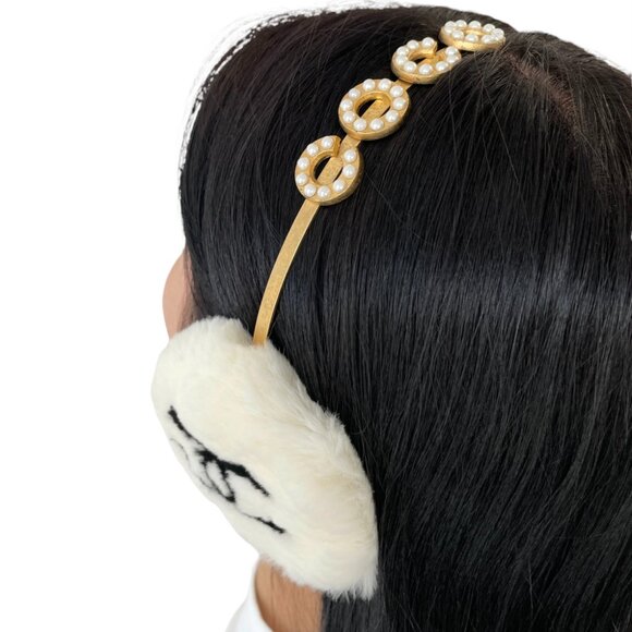 CHANEL Vintage 01A CC Mark Logo Earmuffs Black Gold Pearl Fur Accessory [105034] - Picture 2 of 11